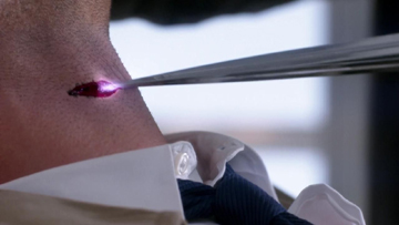 Metatron slices Cas' throat as Cas' grace glows. Metatron slices Cas' throat as Cas' grace glows.